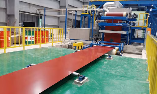 Sau 2 năm triển khai triển khai xây dựng, Nhà máy Tôn Hòa Phát đã cho ra những sản phẩm tôn mạ màu đầu tiên