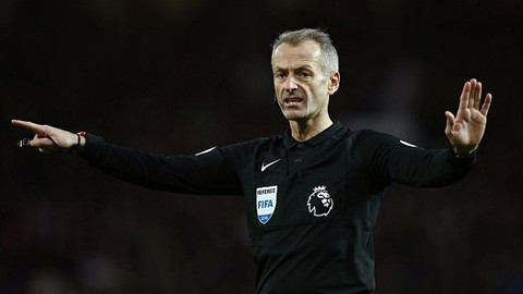 Trọng tài bắt chính derby Manchester là ai?