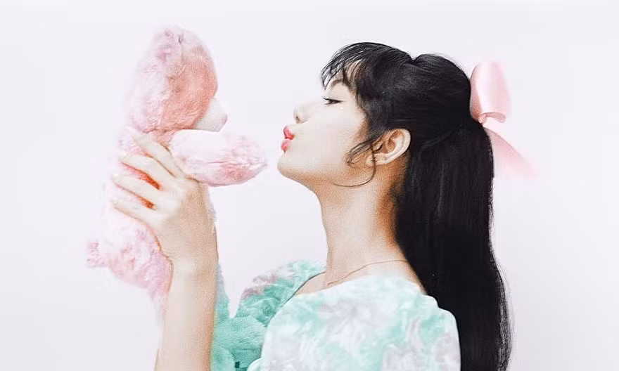 Học ngay 3 tuyệt chiêu “yêu bản thân” của Lisa: Đơn giản, không tốn kém mà cực hữu hiệu