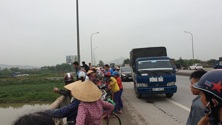 Người phụ nữ nhảy cầu tự tử sau cuộc cãi vã với chồng