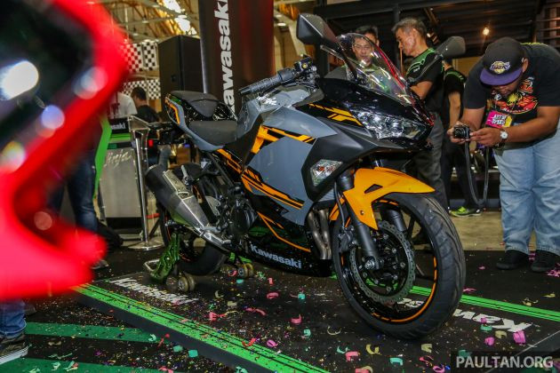 Kawasaki Ninja 250 2018 có giá bán 132 triệu đồng tại Malaysia