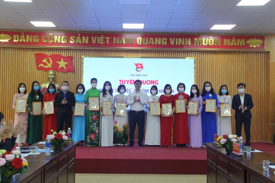  Tỉnh Đoàn Vĩnh Phúc tuyên dương “Nhà giáo trẻ tiêu biểu”, “Học sinh 3 tốt”
