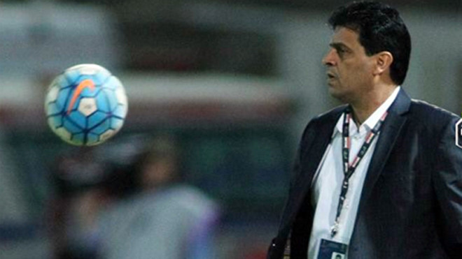 HLV Abdul Ghani Shahad có chiến thắng quan trọng ngay trận đầu cầm tuyển Iraq.