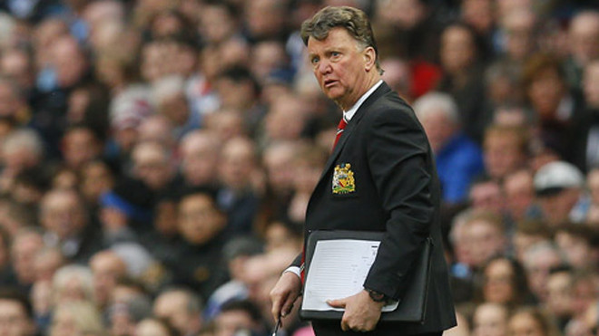 Van Gaal không thể xoay sở trên thị trường chuyển nhượng như Ferguson. Ảnh: Reuters.
