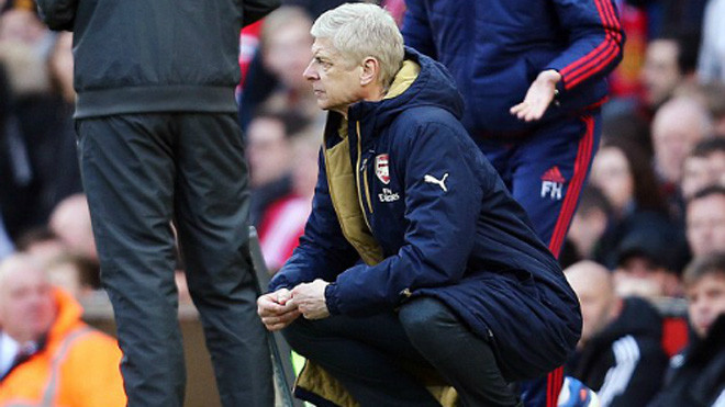 Wenger thất vọng với trận thua Man Utd. Ảnh: Reuters.
