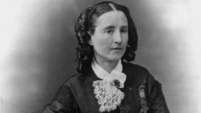 Bác sĩ Mary Edwards Walker với Huân chương Danh dự trên ngực. Ảnh: APIC.