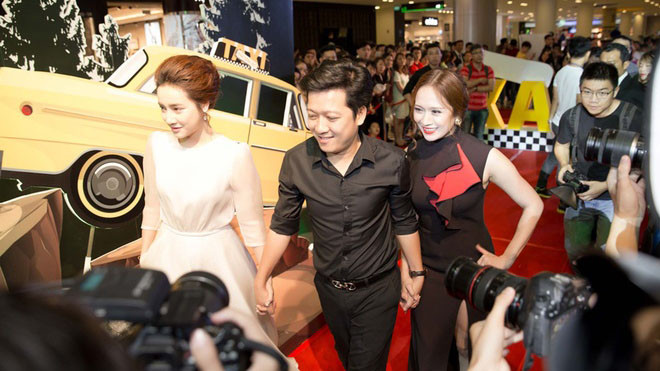 Thanh Thuý ôm hôn Trường Giang trước mặt Nhã Phương