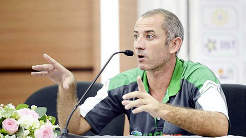 HLV Graechen nói Công Phượng 'dự bị quá lâu nên mất tự tin'