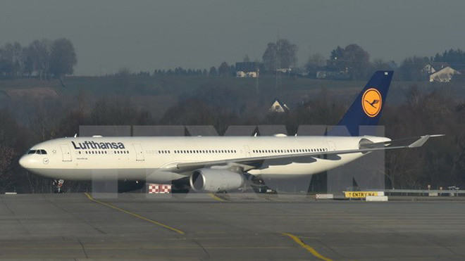 Máy bay của hãng hàng không Lufthansa tại sân bay Franz-Josef-Strauss ở Munich, Đức ngày 29/11 vừa qua. (Ảnh: AFP/TTXVN) 
