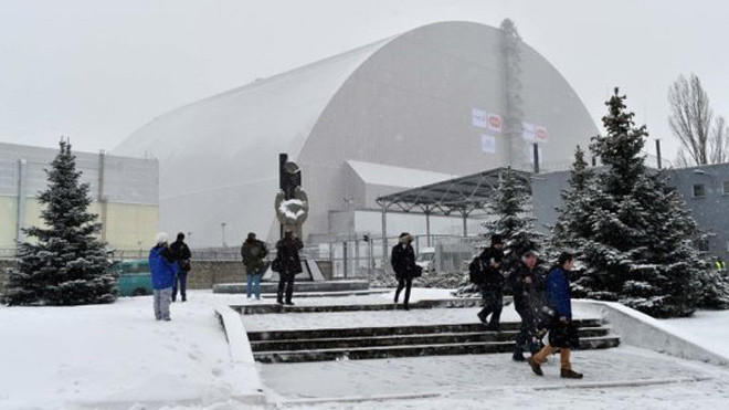 Mái vòm thép bao kín hiện trường vụ nổ lò phản ứng hạt nhân. Ảnh: Getty