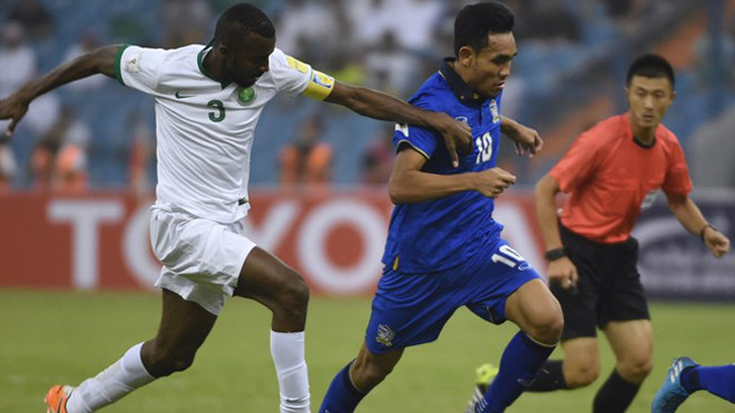 Trọng tài Fu Ming từng gây ra tranh cãi trong trận Saudi Arabia gặp Thái Lan tại vòng loại World Cup 2018. Ảnh: Getty Images.