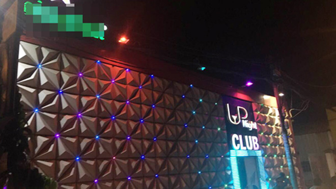 Quán bar bị kiểm tra. Ảnh: Quốc Thắng.