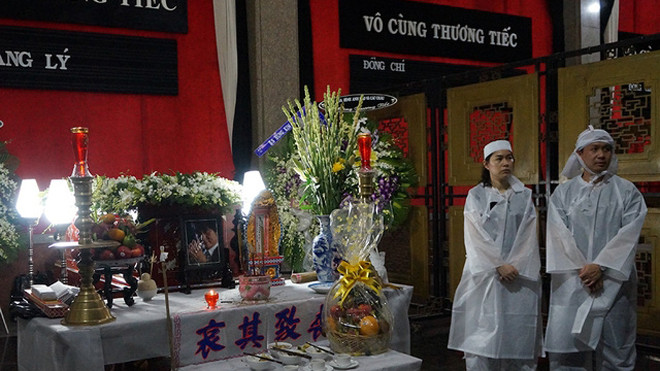 Không khí trầm mặc bao trùm đám tang người nghệ sĩ tài năng. (Ảnh: Dân Trí)