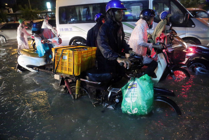 TPHCM cảnh báo nguy cơ ngập nặng trong những ngày tới
