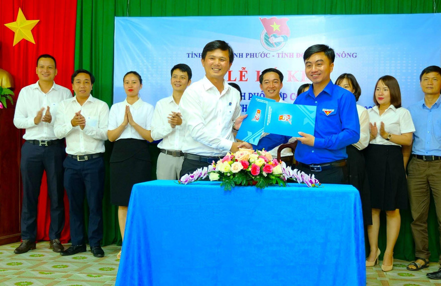 Tuổi trẻ hai tỉnh biên giới hợp sức phát triển, bảo vệ đường biên