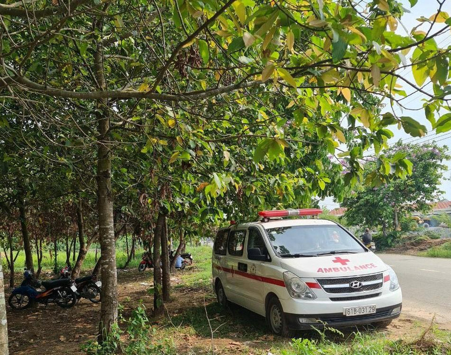 Lực lượng chức năng khám nghiệm hiện trường