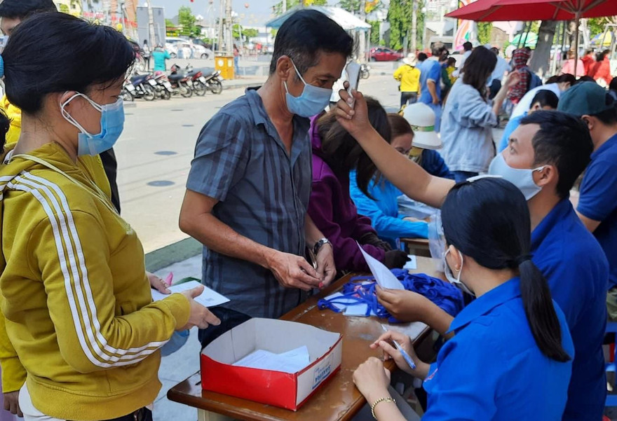 Nơi có 44 ca mắc COVID-19 lấy phiếu của người điều trị và cách ly như thế nào?