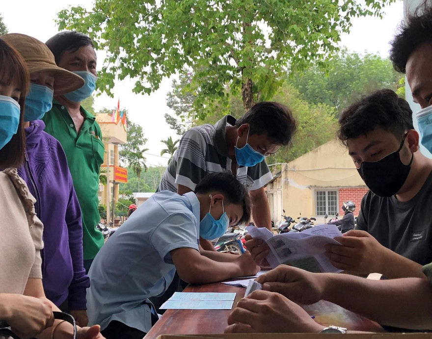 Bình Dương: Bát nháo thu phí chuyển căn cước công dân