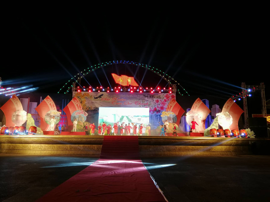 Ngược xuôi đêm giao thừa ở TP Thanh Hoá