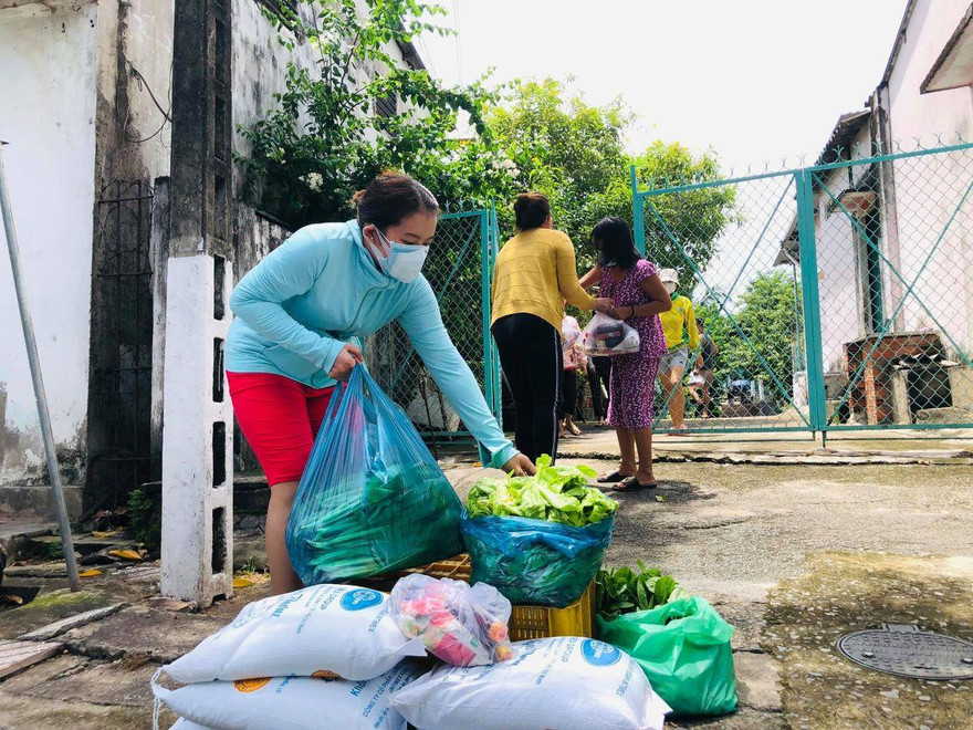 Bình Dương phát sinh thêm hơn 115.768 dân khi 11 phường ‘đông cứng, khóa chặt’