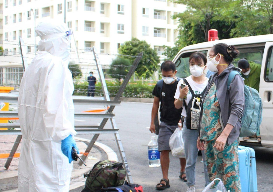 Thiếu hơn 6.000 y bác sĩ, Bình Dương đang gồng mình cứu F0