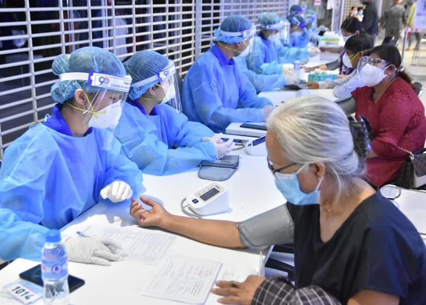 Ca mắc tăng cao, Bình Dương làm gì để cứu F0?