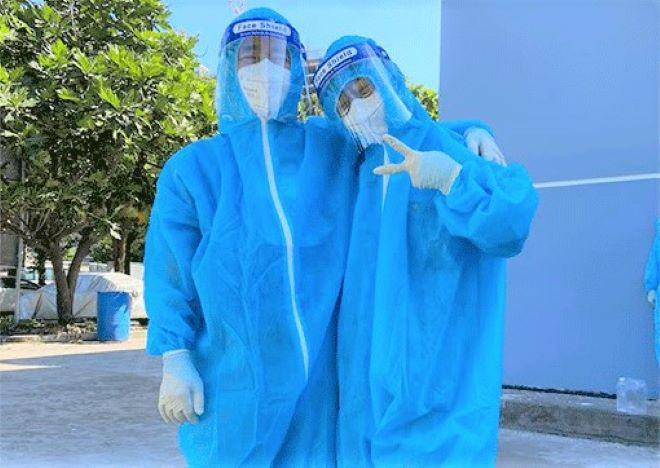 Cha con đồng lòng đến tuyến đầu chống dịch