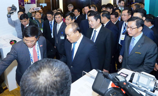 Diễn đàn có sự tham gia của Thủ tướng Nguyễn Xuân Phúc. Ảnh: i40summit.