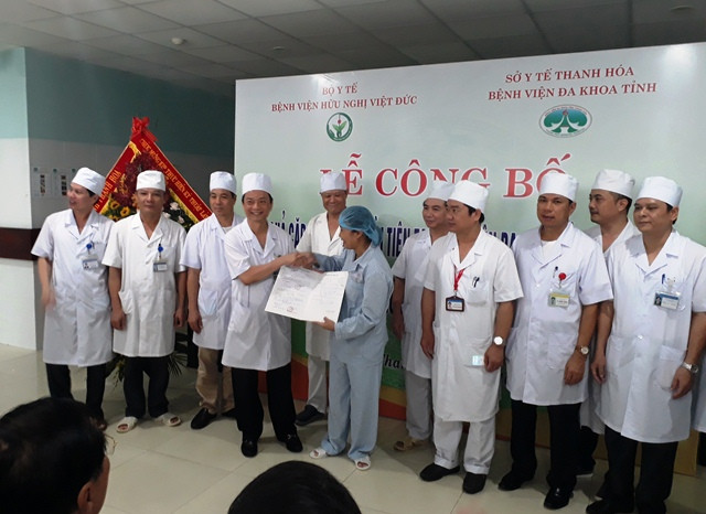 Trao quyết định cho bệnh nhân ra viện