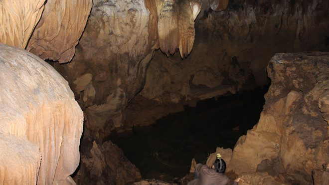 Vị trí tiền cổ bị mất. Ảnh: Hoàng Lam