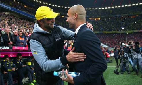 Klopp và Guardiola tái ngộ ở Ngoại hạng Anh. Ảnh: Reuters.