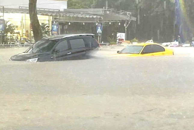 Giải mã tình trạng cứ mưa là biết đường nào ở Bình Dương hóa sông