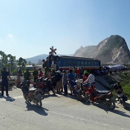 Mới nhất vụ lật tàu chở 400 khách khiến 12 người thương vong