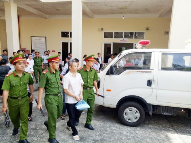 Sai phạm liên quan đến đất đai, cựu Bí thư TX Bến Cát bị kết án 10 năm tù