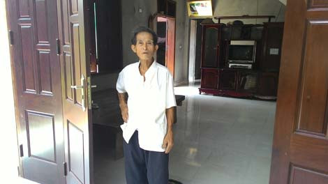 Ông Phùng Văn Lự.