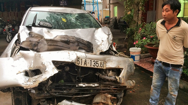 Thi cùng chiếc xe chở thuốc lá lậu bị bắt