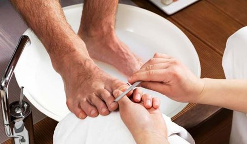Làm móng chân. Ảnh minh họa