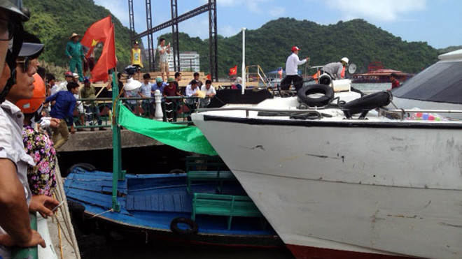 Tàu cao tốc gây tai nạn