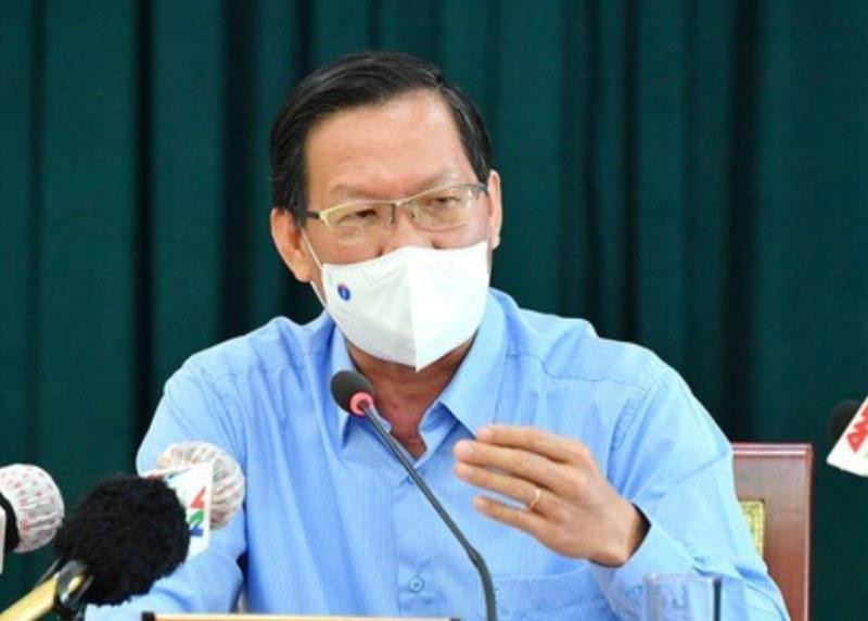 Chủ tịch TPHCM: Nhiều ý kiến trái chiều về việc cho mở lại dịch vụ ăn tại chỗ