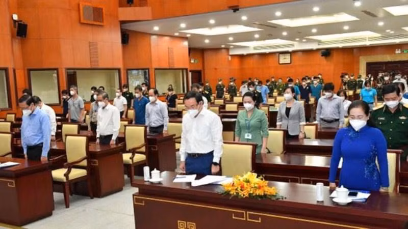 Nhà thờ, chùa đánh chuông tưởng niệm người mất do COVID-19 