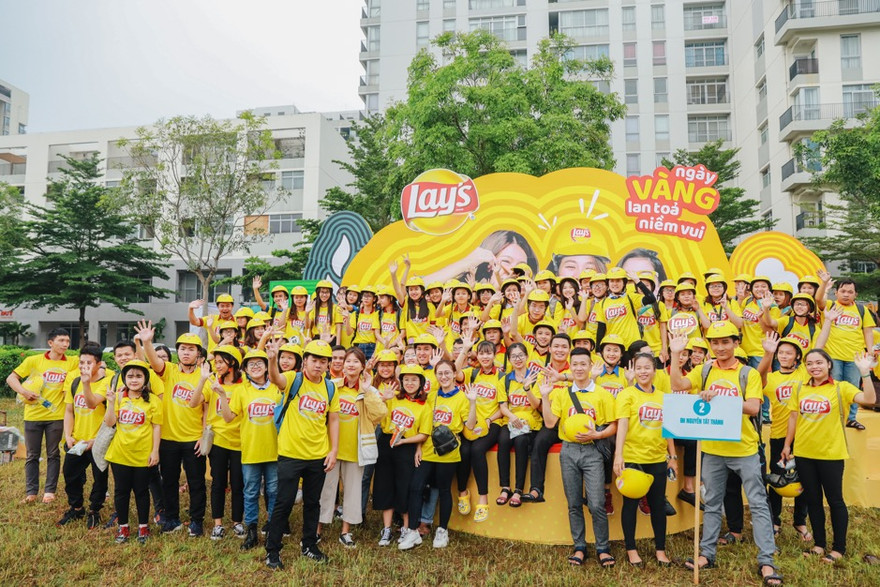 Vì sao giới trẻ đồng loạt ‘phủ vàng’ quận 7 cuối tuần qua?