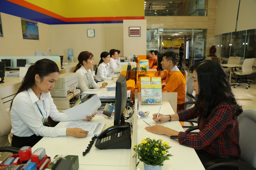 KH đăng ký mở tài khoản và mở thẻ tại Indovina Bank