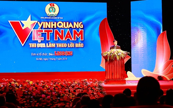 Đồng chí Bùi Văn Cường phát biểu khai mạc chương trình