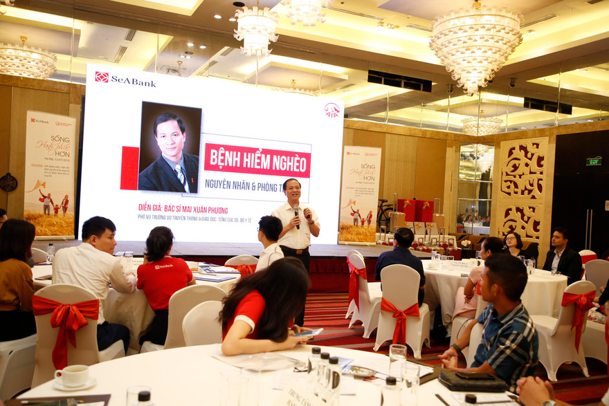 Phần chia sẻ của BS. Mai Xuân Phương thu hút sự quan tâm của đông đảo khách hàng tham gia tọa đàm