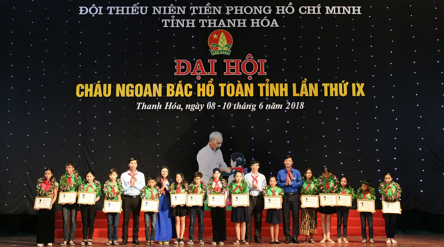 Tuyên dương 30 gương cháu ngoan Bác Hồ tiêu biểu