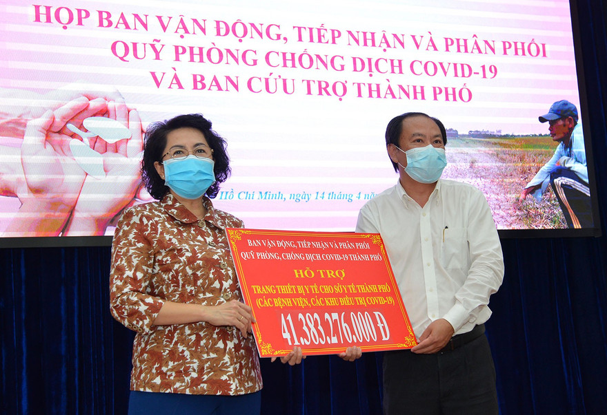 Cập nhật dịch COVID-19: TPHCM mua thêm 16 phòng áp lực âm, 30 máy thở 