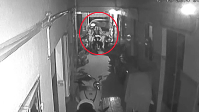 Trộm 'chê' Vespa bẻ khóa xe số