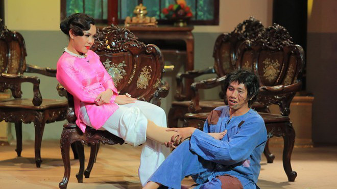 Trong tập 1 chương trình Ơn giời, cậu đây rồi, Việt Hương hoá thân thành bà Ba - vợ Bá Kiến trong tác phẩm Chí Phèo của Nam Cao. Bà Ba không ngại ngần tấn công Phèo do Anh Đức đảm nhận với từ ngữ táo bạo. 