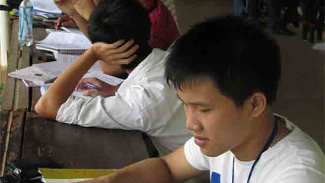 Tự học là hoạt động quan trọng để SV nắm bắt được kiến thức - Ảnh: Đào Ngọc Thạch (Thanh Niên) 