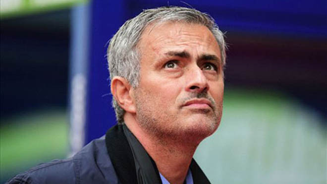 Chelsea đang bơi trong bể cá mập